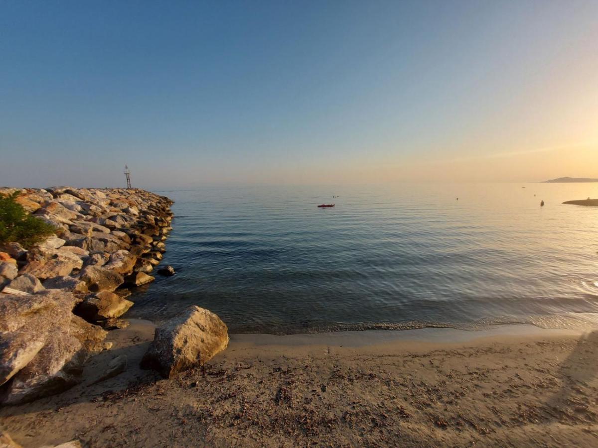 אפרטהוטל ניאה סקיוני Pansion Alexandros By The Sea מראה חיצוני תמונה