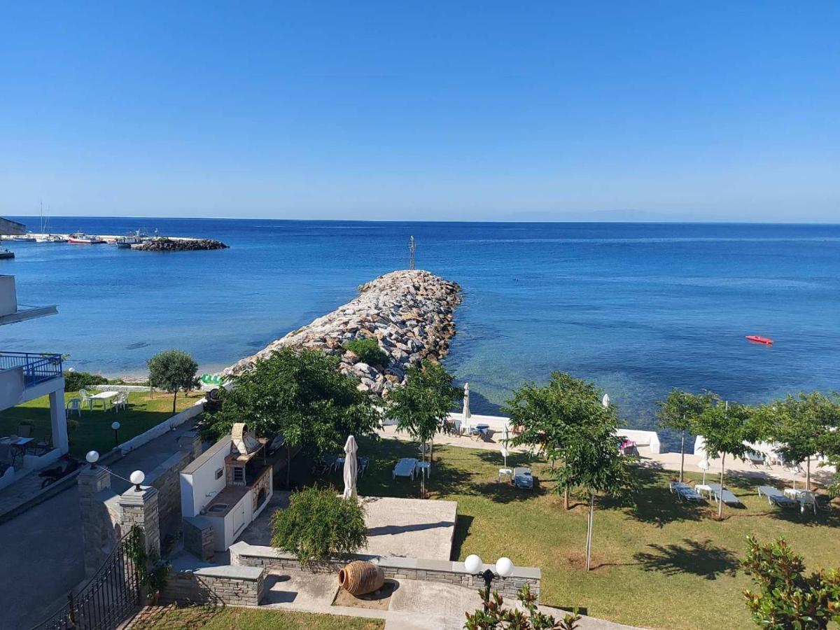 אפרטהוטל ניאה סקיוני Pansion Alexandros By The Sea מראה חיצוני תמונה