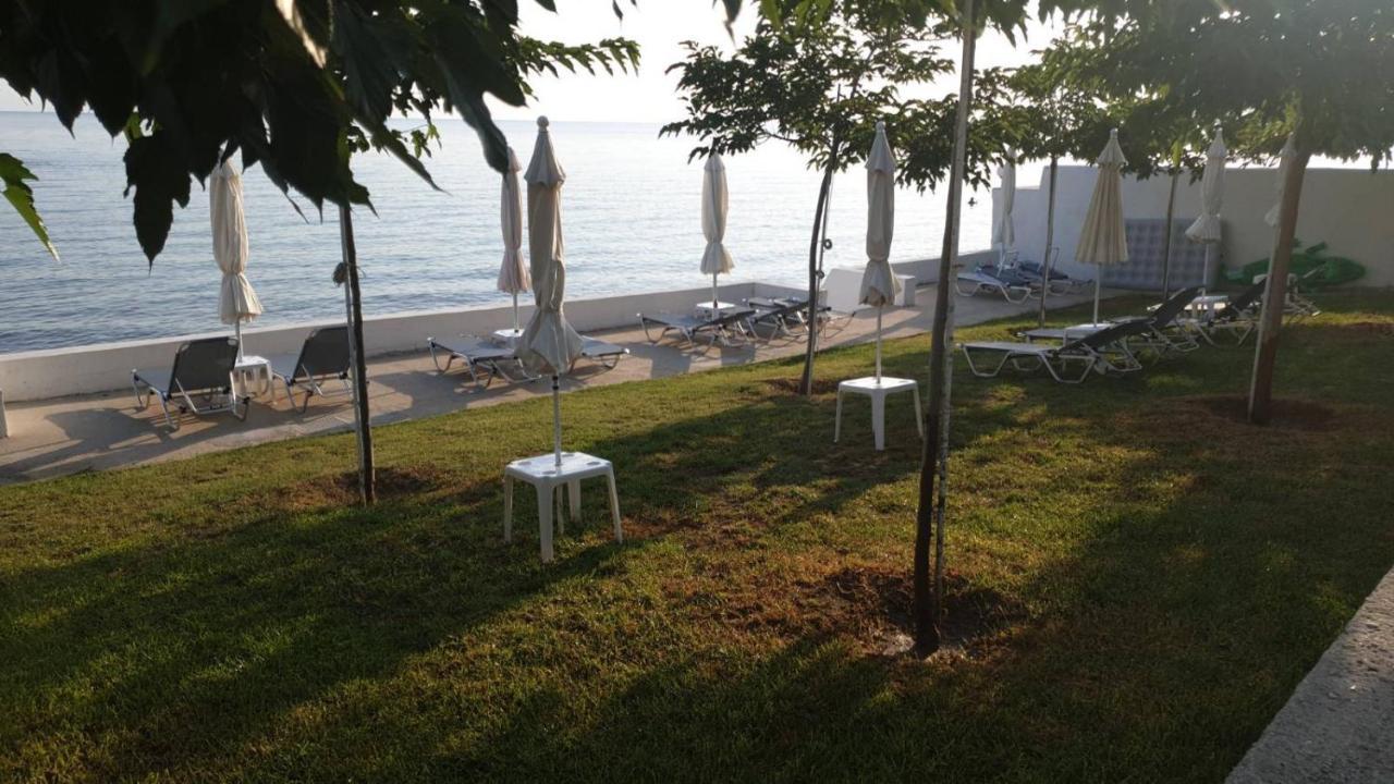 אפרטהוטל ניאה סקיוני Pansion Alexandros By The Sea מראה חיצוני תמונה
