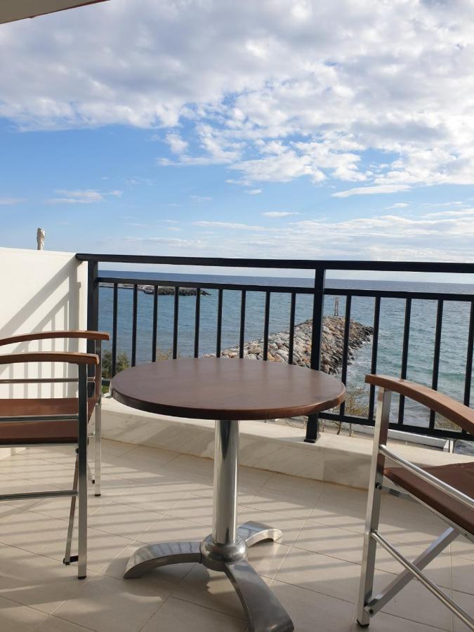 אפרטהוטל ניאה סקיוני Pansion Alexandros By The Sea מראה חיצוני תמונה